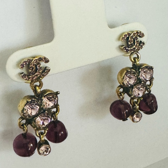 2004 CHANEL Gripoix Fall/Winter Dangle Pink Crystal Amethyst Bead Earrings - Picture 6 of 10